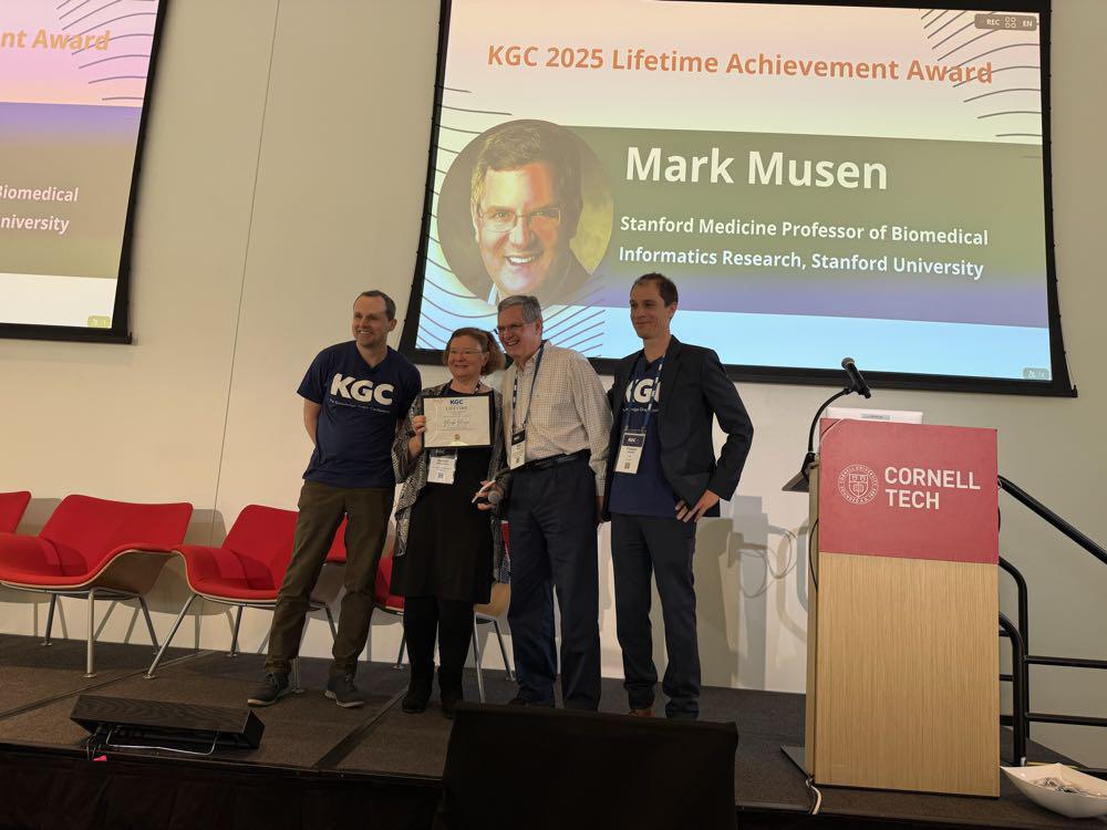 Mark Musen receives the Lifetime Achievement Award at the 2025 Knowledge Graph Conference